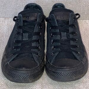 Converse all star men’s 6 /women’s 8 black Canvas Sneakers / running shoes
